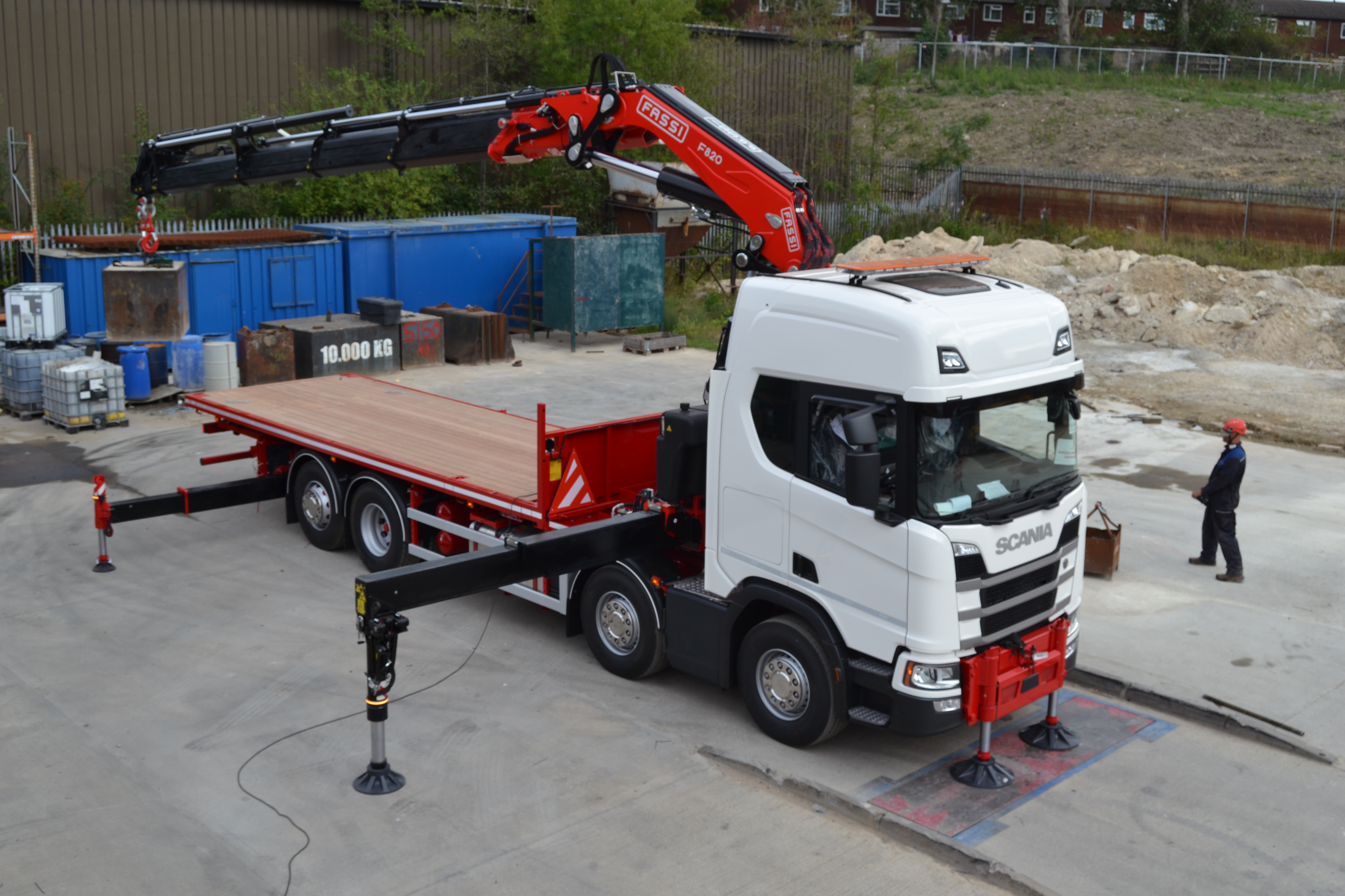 TWO MORE F820RA CRANES FOR DAVID STANLEY TRANSPORT